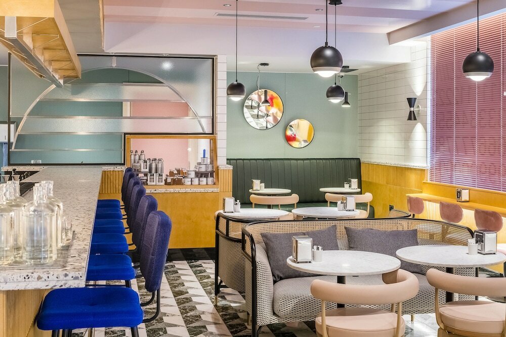 Фото The Dixon Autograph Collection