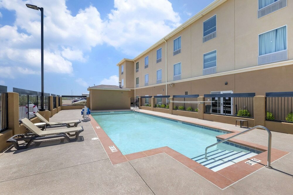 Фото Quality Inn & Suites Carlsbad Caverns Area