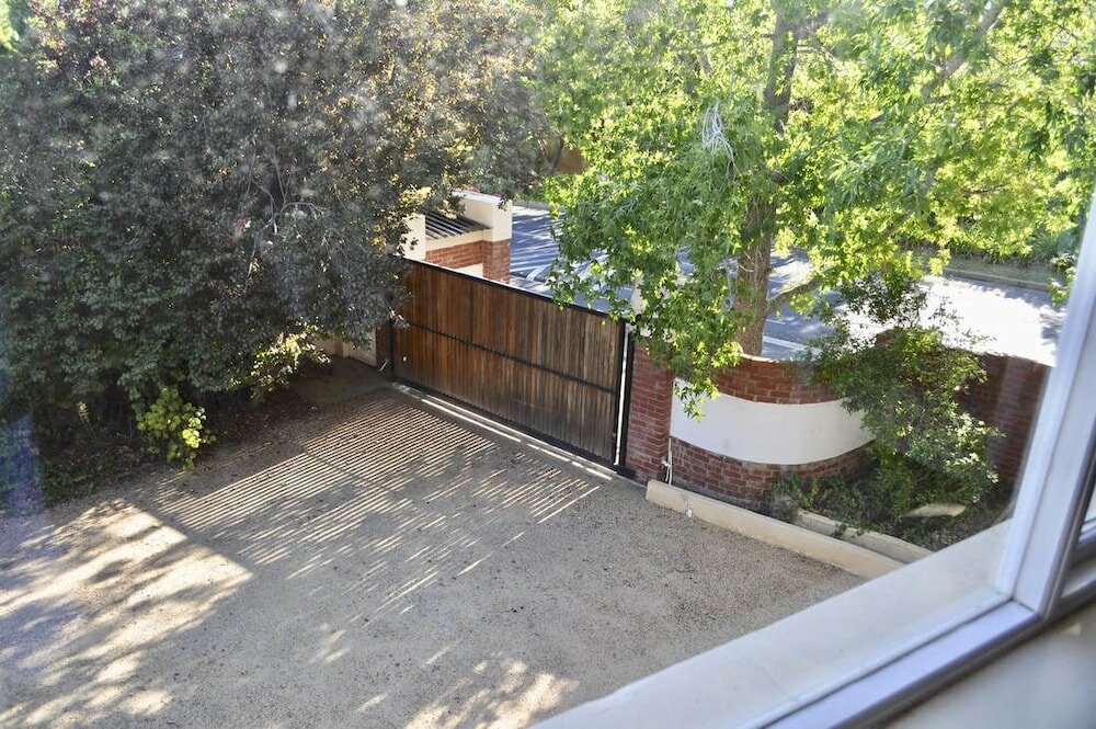 Фото Paris Road Studio