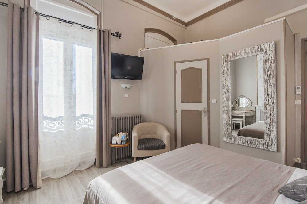 Фото Hôtel De Charme Le Provence