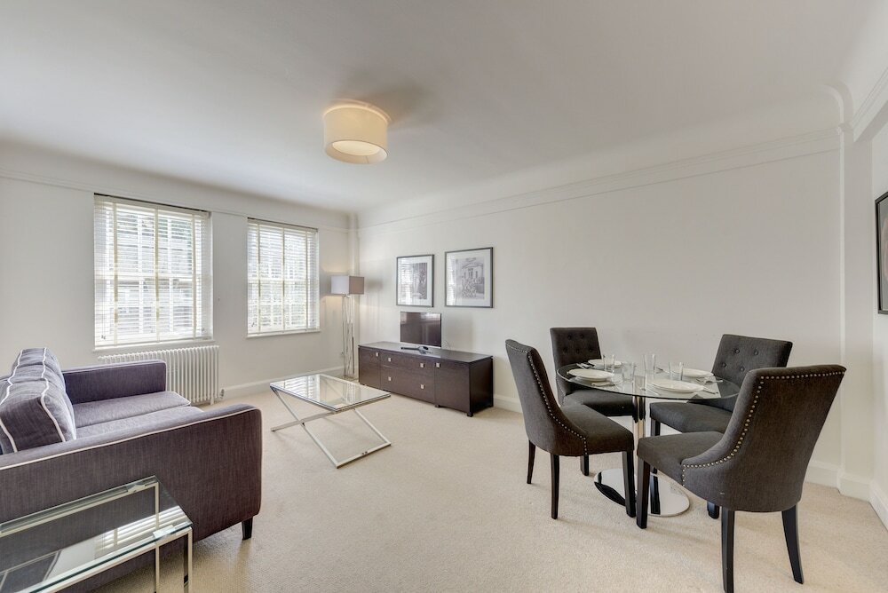 Фото Pelham Court Apartments