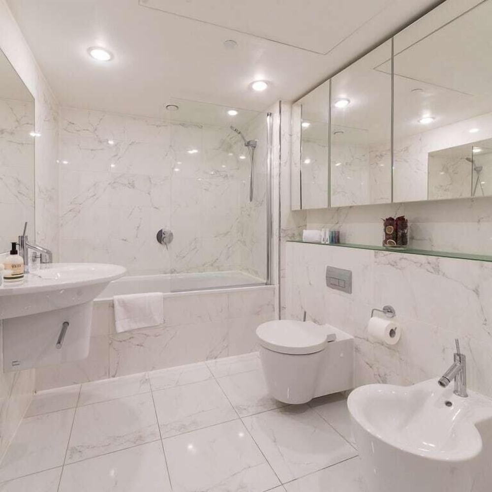 Фото Meritas Court by Lime Street