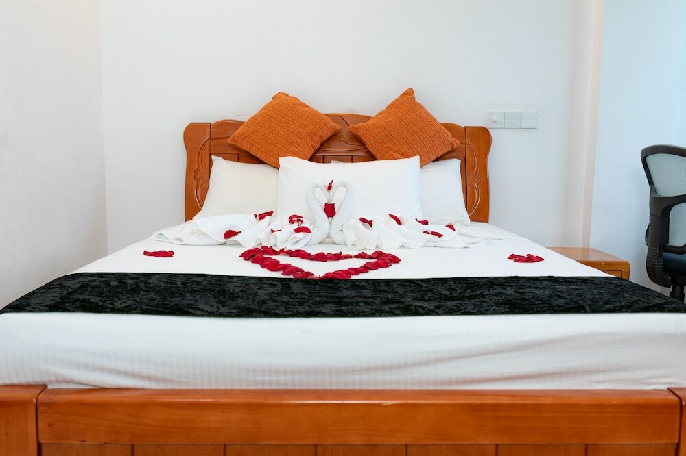 Фото Отель White Beach Holiday