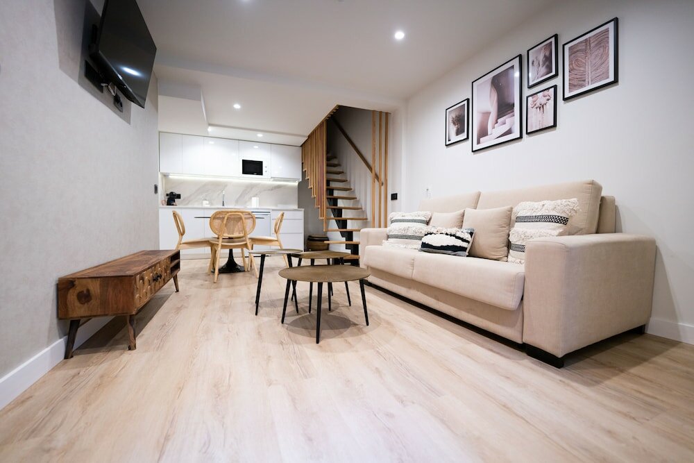 Фото Apartamentos Málaga Premium - Calle San Telmo