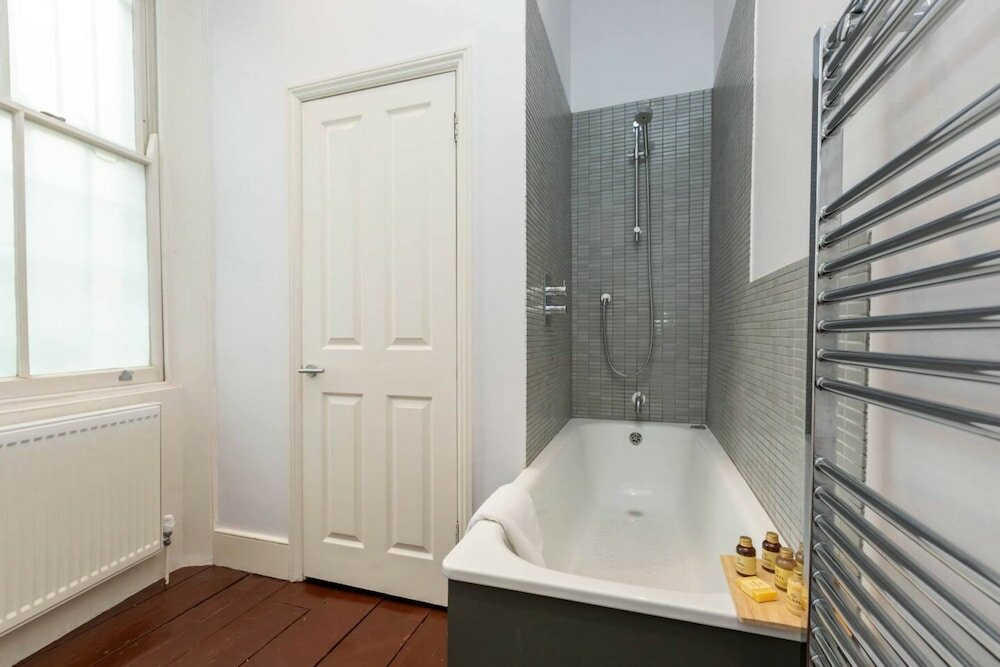 Фото 2 Bedroom 2 Bathroom Victorian Maisonette in Barbican