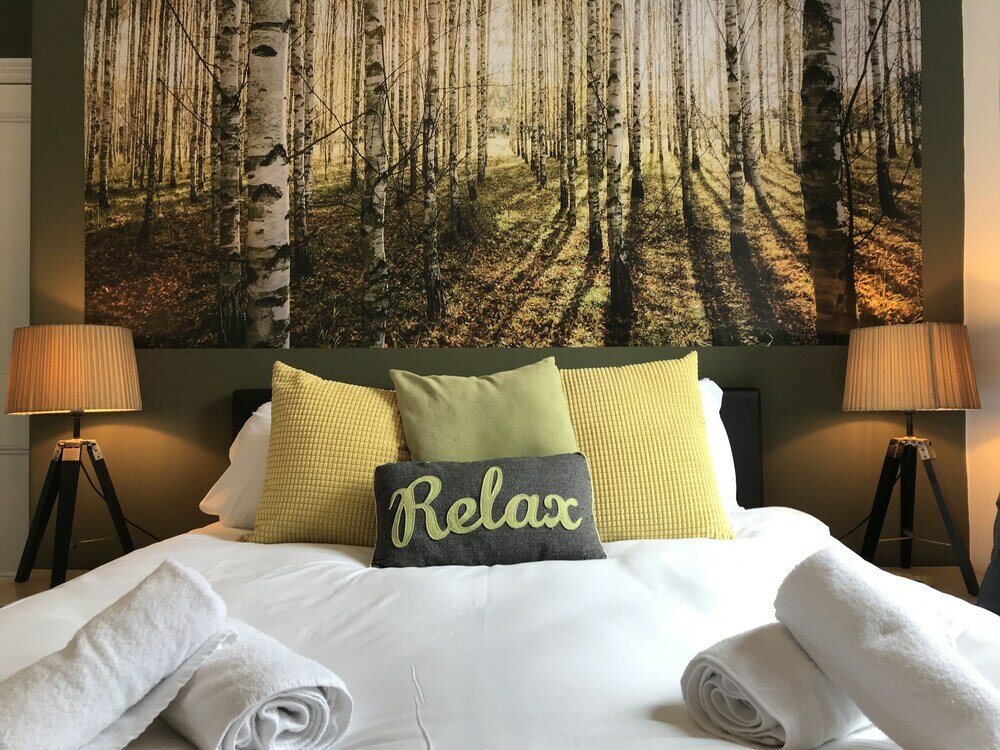 Фото Bright Spacious 3-bed With Office & Patio, Preston