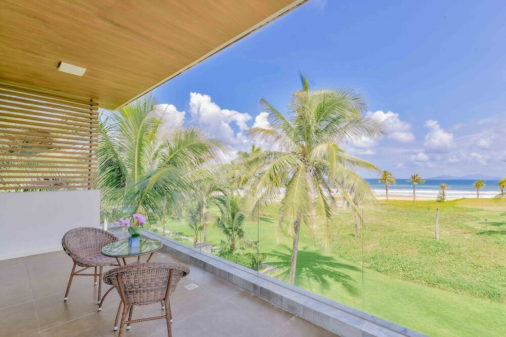 Фото The Ocean Suites