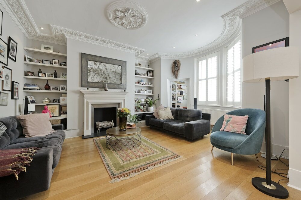 Фото Beautiful Battersea Home by Clapham Junction by UnderTheDoormat