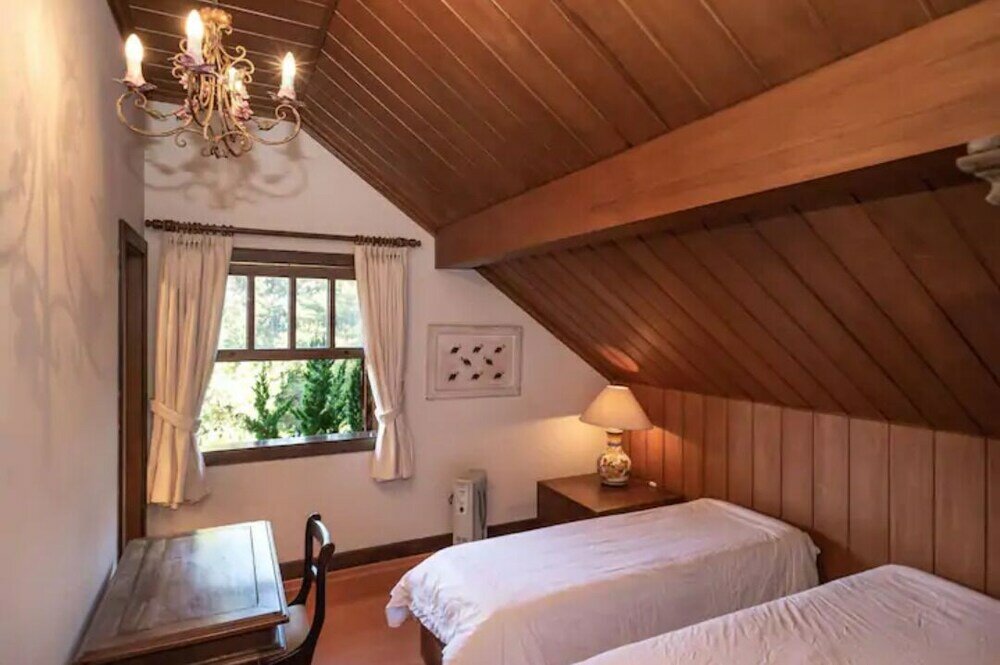 Фото Aconchegante Mansão em Campos do Jordão