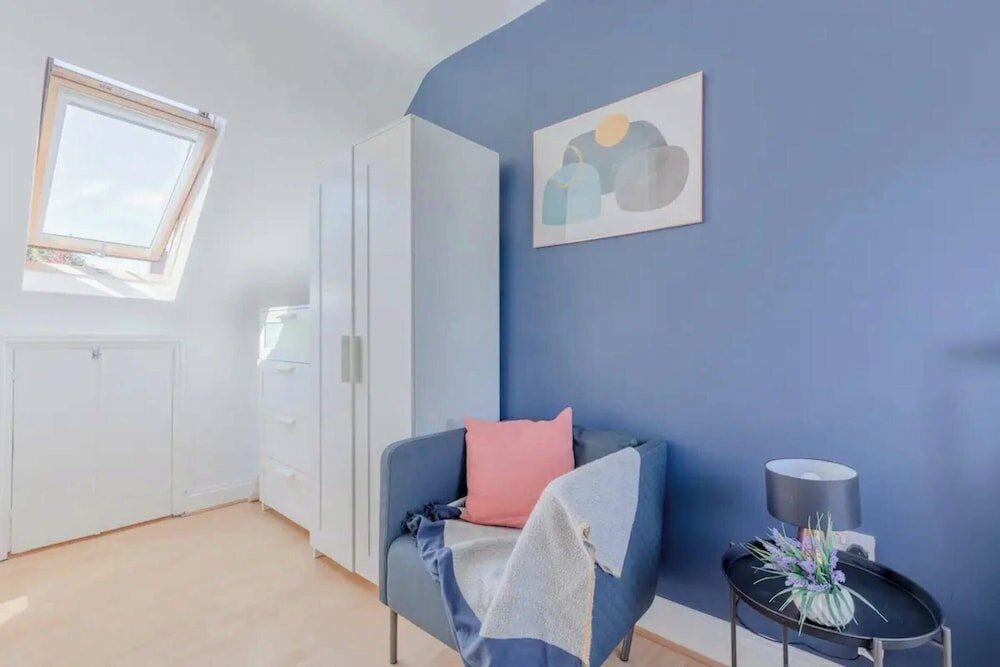 Фото Bright 2 Bedroom House in Kennington