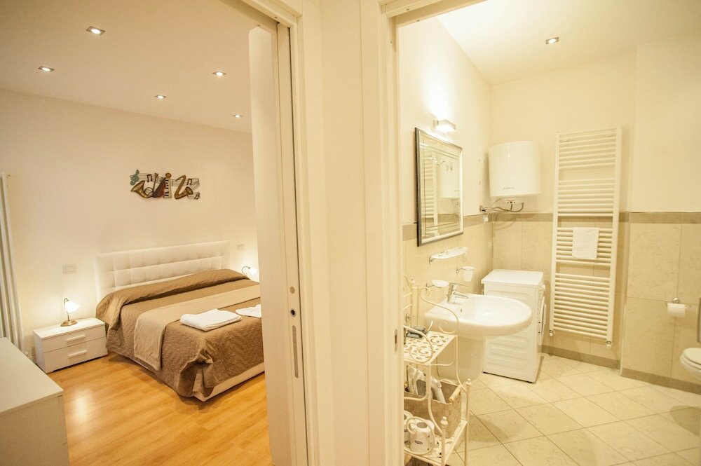 Фото Arena by side