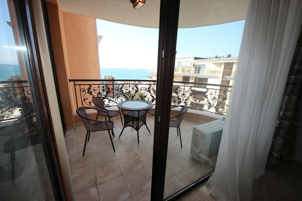 Фото Menada Admiral Apartments