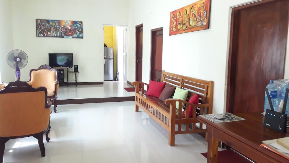 Фото The Max Villa