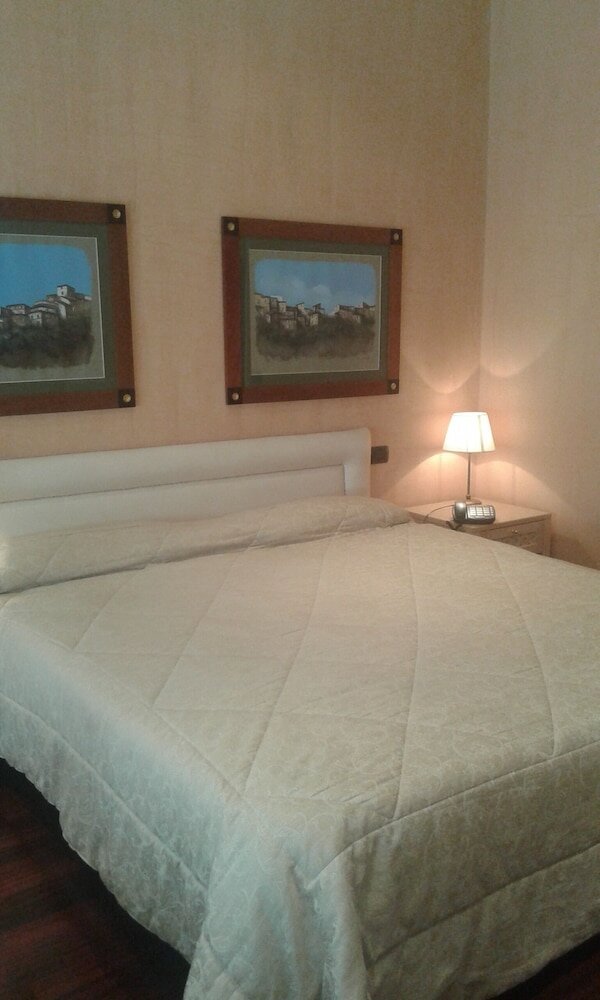 Фото Colosseo Studio Suites