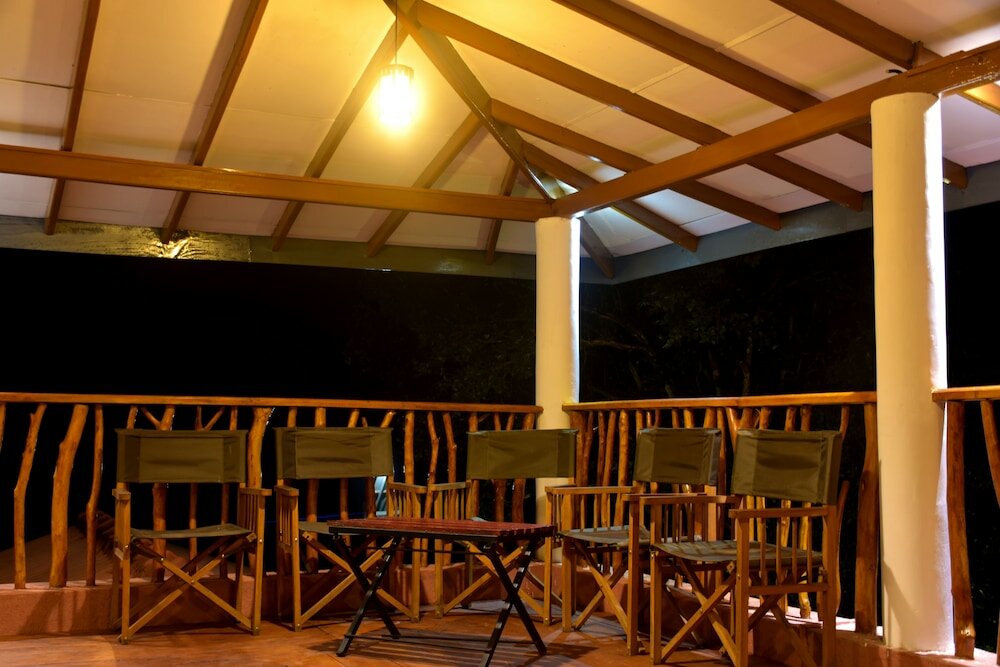 Фото Funky Leopard Safari Lodge Bordering Yala National Park - Hostel
