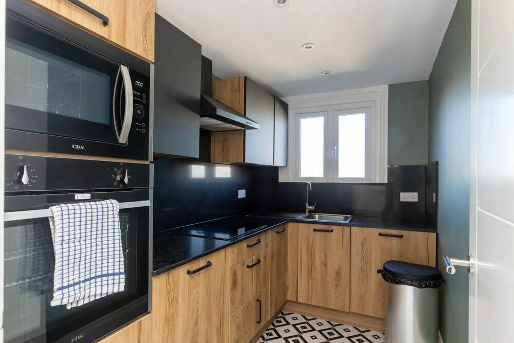 Фото Spacious & Pristine 2bd Flat - Balham