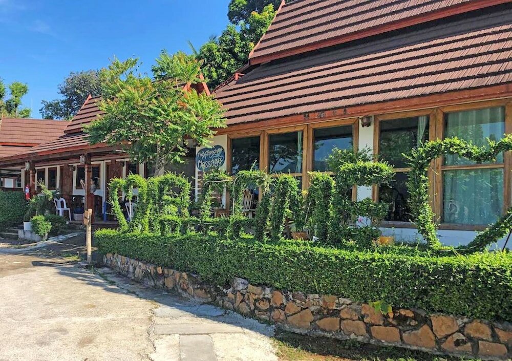 Фото Phi Phi Mountain Beach Resort