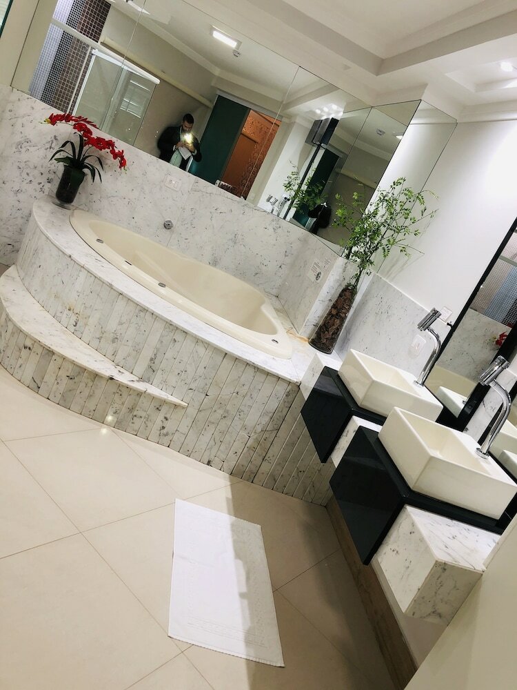 Фото Shelton Palace Hotel