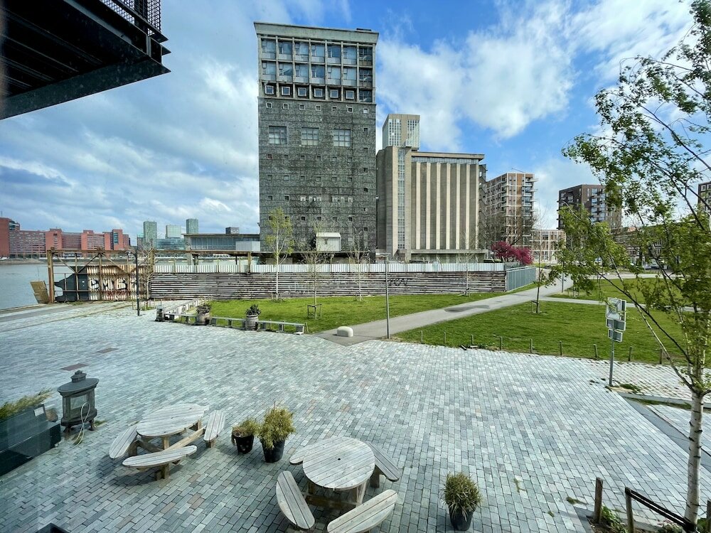 Фото Bed Bites & Business Hotel Rotterdam