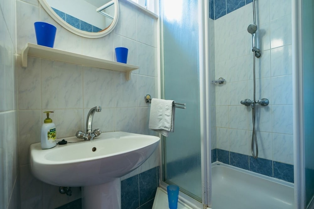 Фото Lovre - Close to the sea - A3