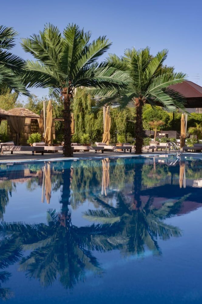 Фото Cross Resort