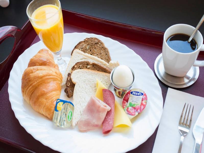 Фото Quentin Golden Bear Hotel