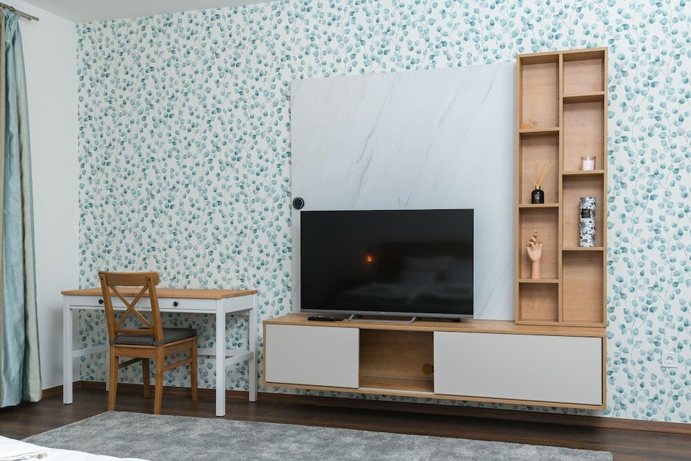 Фото WestSide Apartments by Urbanrent