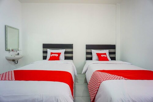 Гостиница Oyo 1693 Edward Residence Malalayang