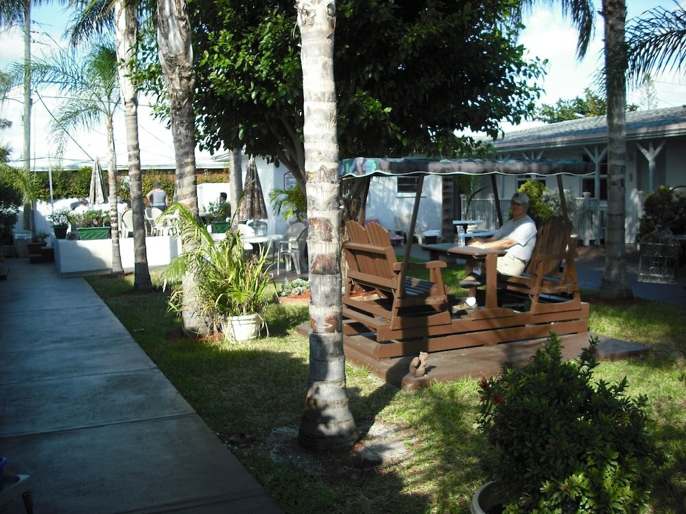 Фото Richard's Motel Extended Stay