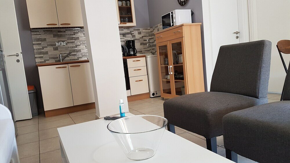 Фото Errathens Sky Apartment