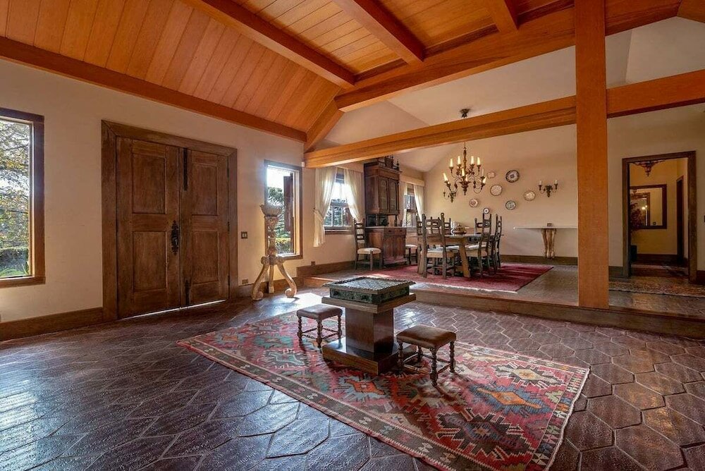 Фото Aconchegante Mansão em Campos do Jordão