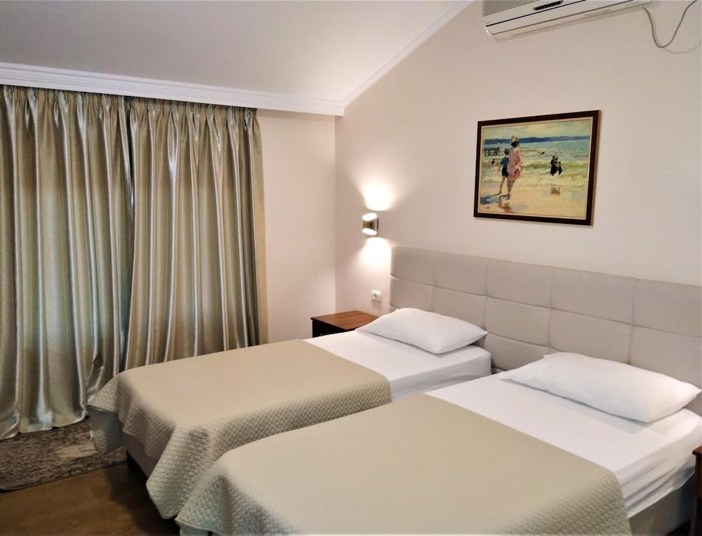 Фото Hotel Viktoria Tirana