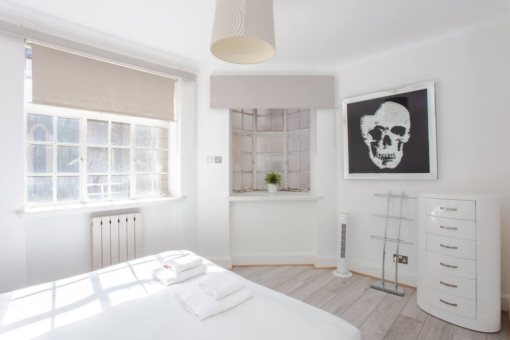 Фото Modern 2 Bedroom Apartment in Marble Arch