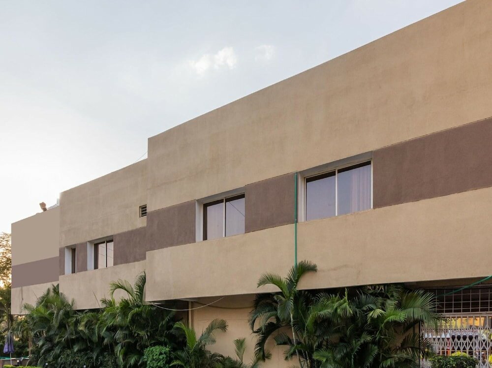 Фото Oyo 18836 Orchid Suites