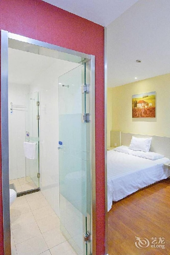 Фото Mercure Qingdao Downtown