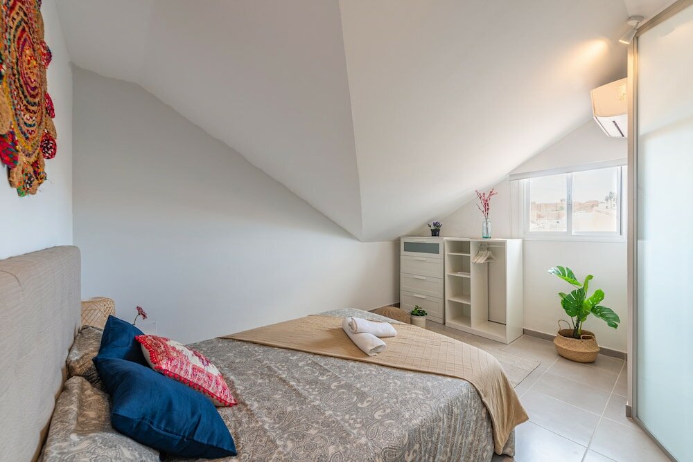 Фото Skysea Holidays City Center Suites