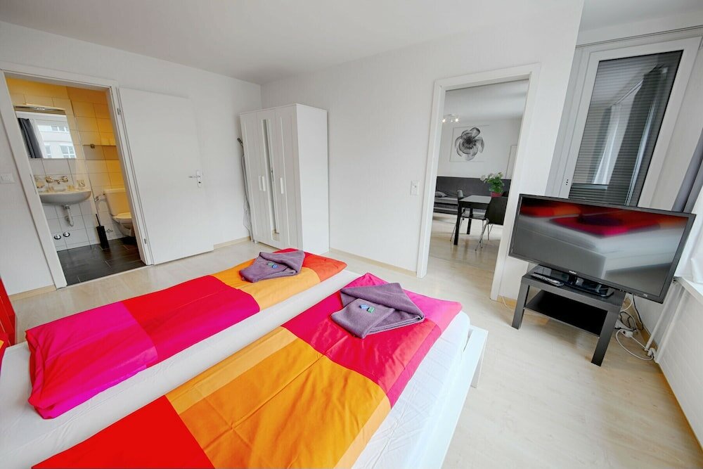 Фото HITrental Letzigrund - Apartment