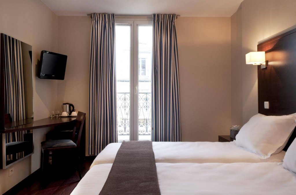 Фото отеля 2