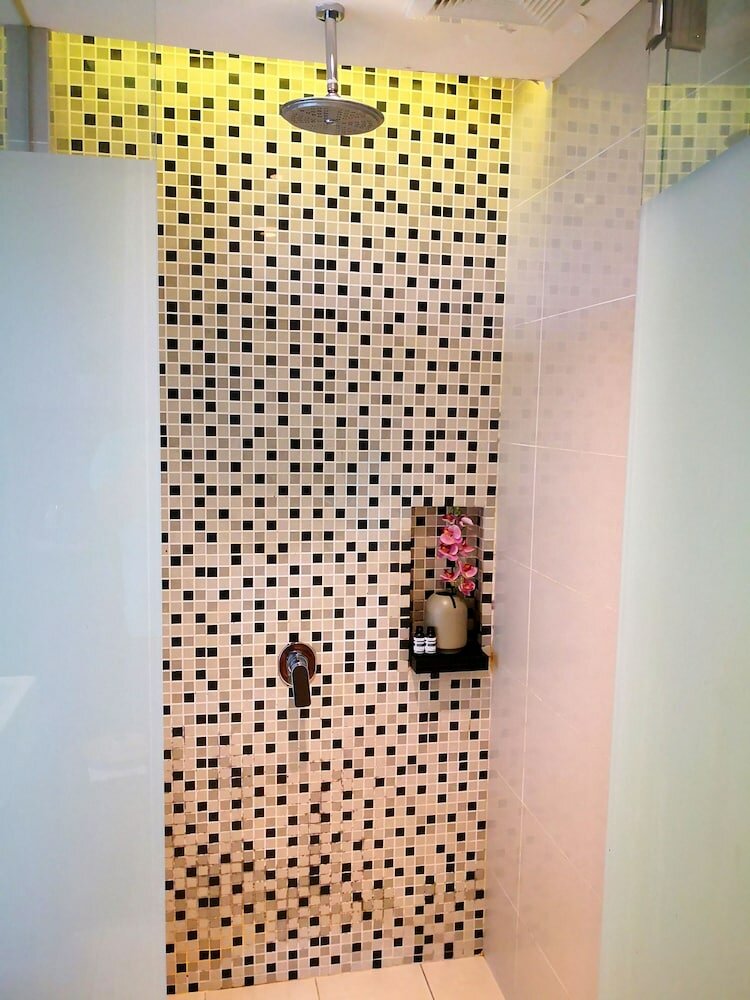 Фото D'majestic Place by Homes Asian 3