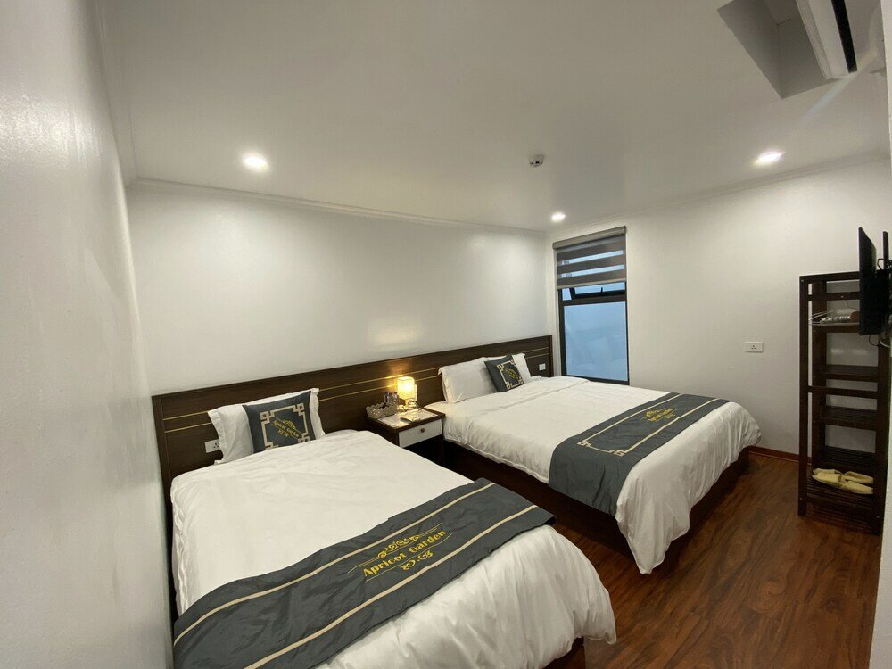 Фото Apricot Garden Hotel