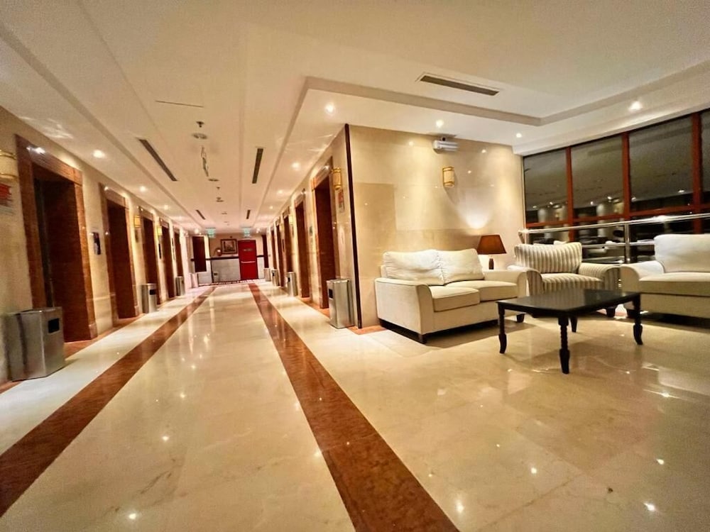 Фото Land Premium 1