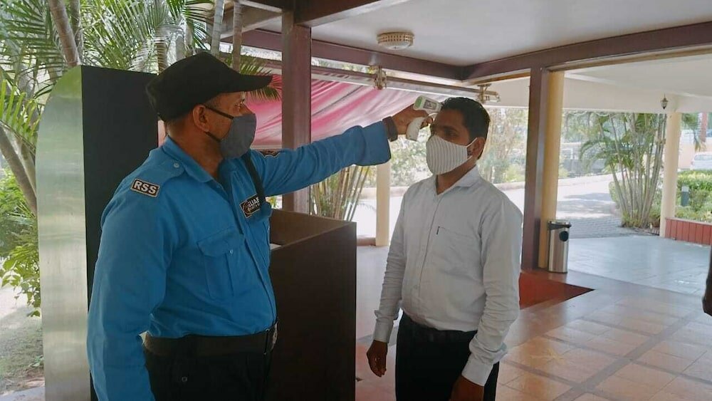 Фото Icon Suites by Bhagini