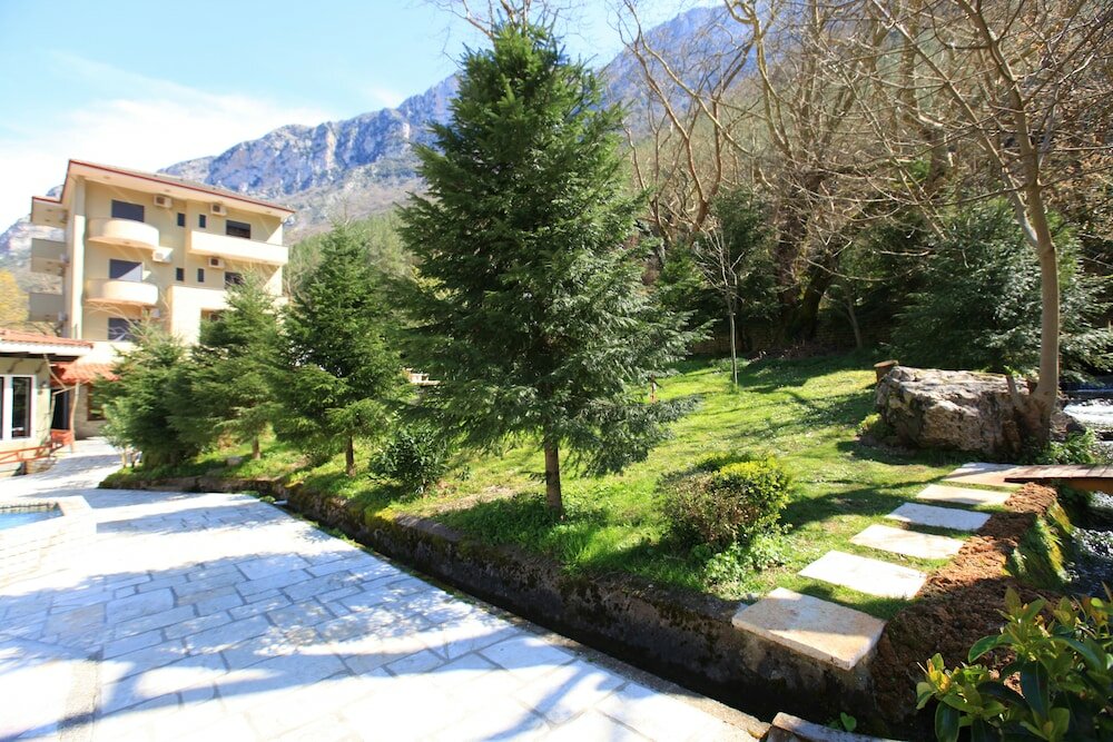 Фото Hotel Gryka e Kelcyres