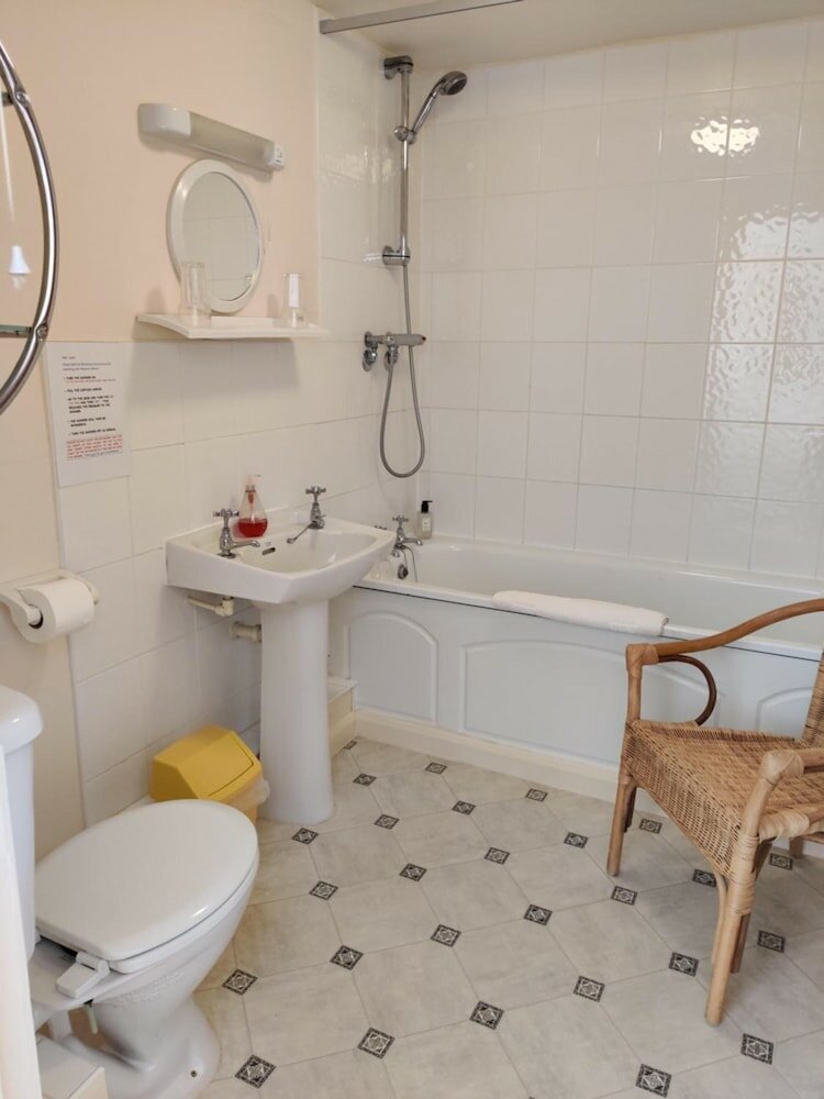 Фото Cameron Court B&b