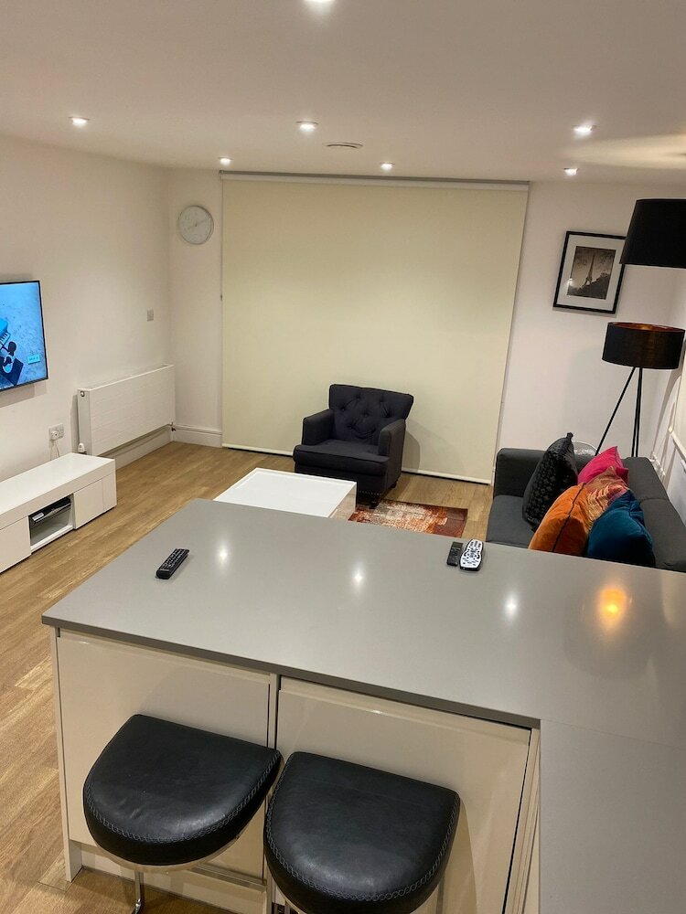 Фото Stunning 2 Bed Apartment With Parking