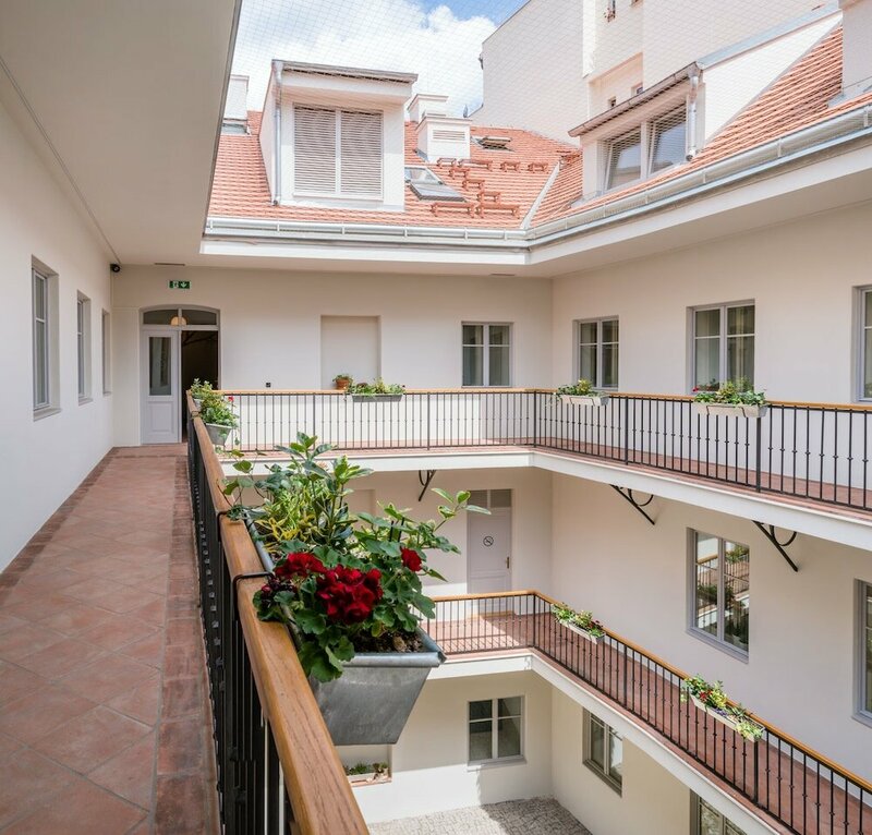 Гостиница 4 Trees Apartments by Adrez Living в Праге