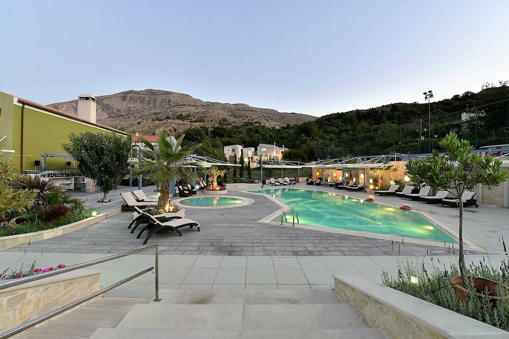 Фото Alexander Mountain Resort