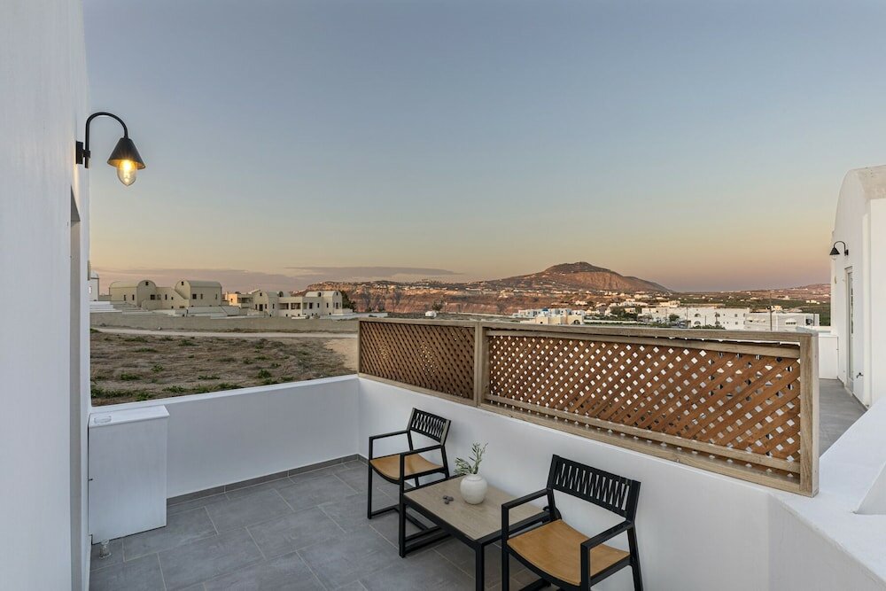 Фото Alafropetra Luxury Suites