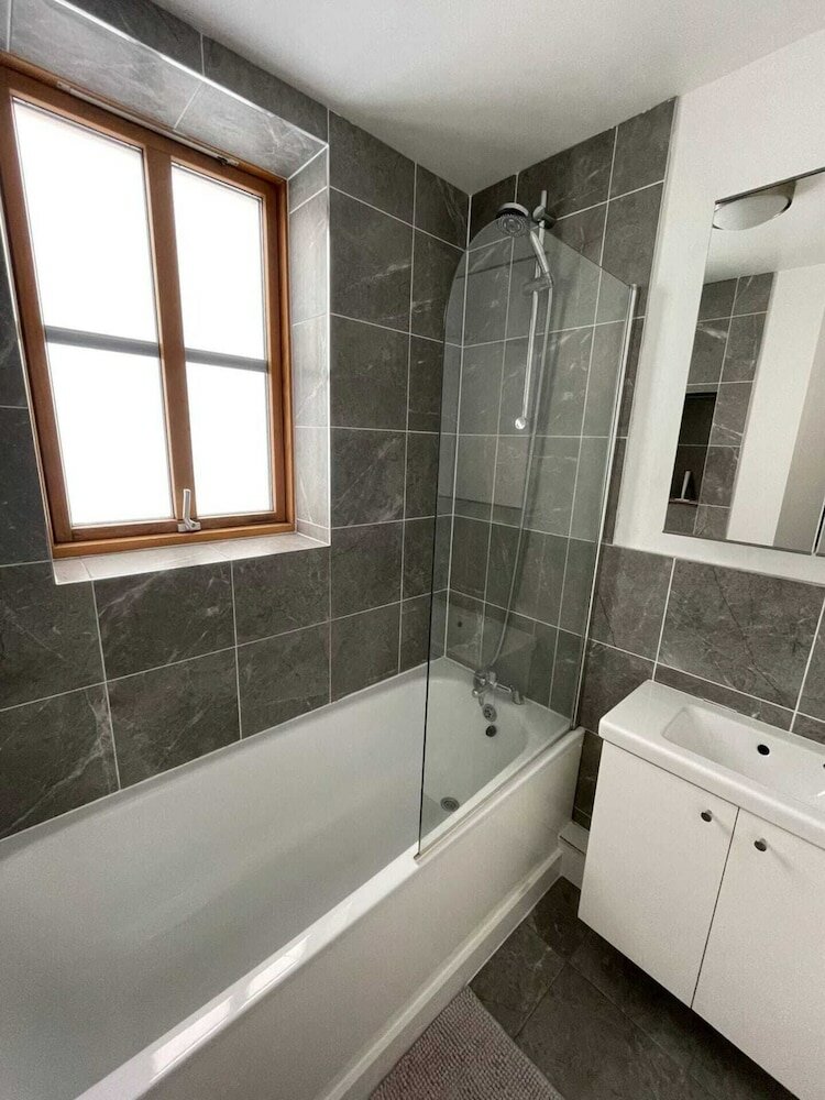 Фото Perfectly Located 1bd Flat by the Canal - Hackney