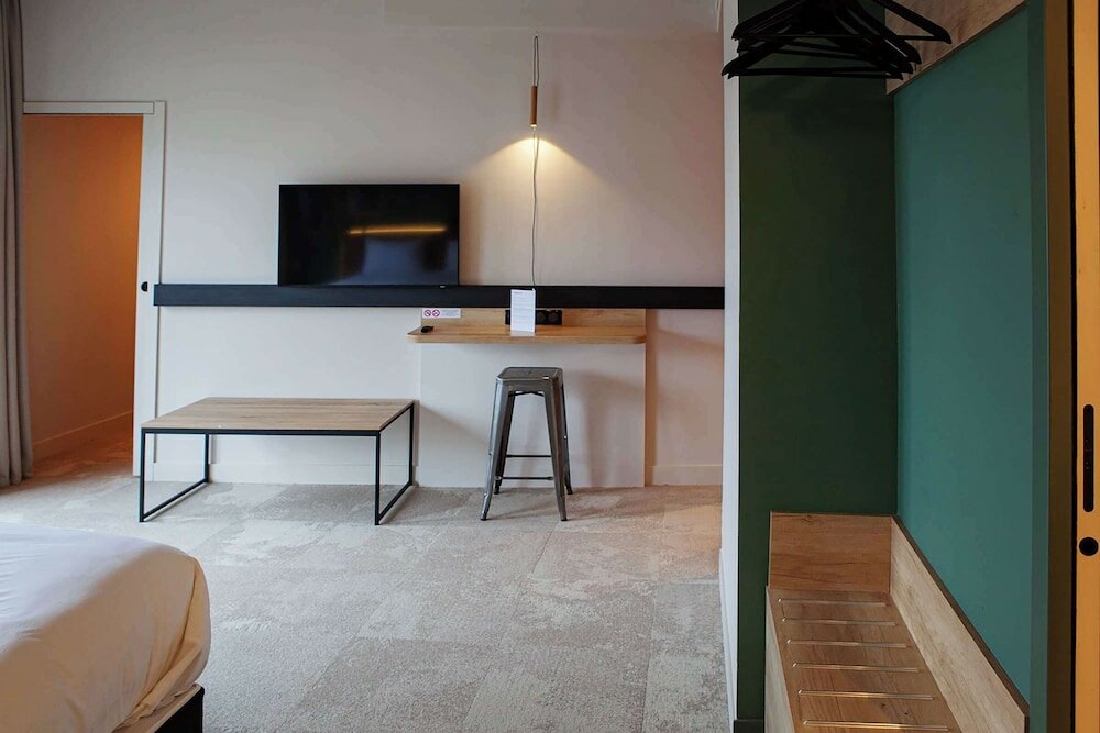 Фото Campanile Saint-Brieuc Centre - Gare